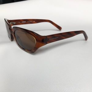Burberry tortoise shell frames GUC notice size on the detail photos